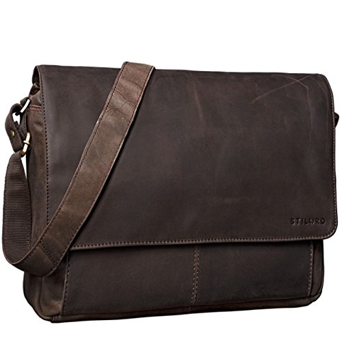 Leather messenger bag for a casual or casual look